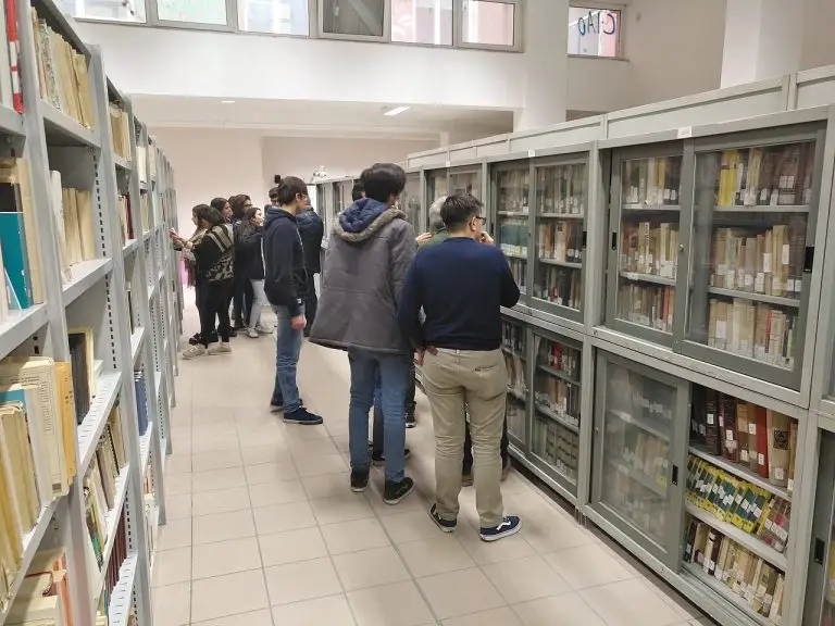 La scuola che cambia i nomi e lascia le disuguaglianze