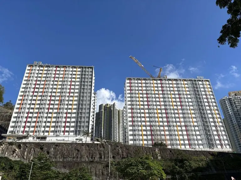 Hong Kong: la città dei ricchi cambia il conto dei poveri