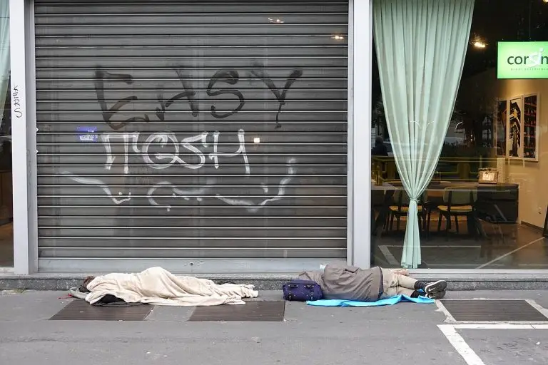 Al Sud solo 1 povero su 100 seguito dal pubblico (3/6)