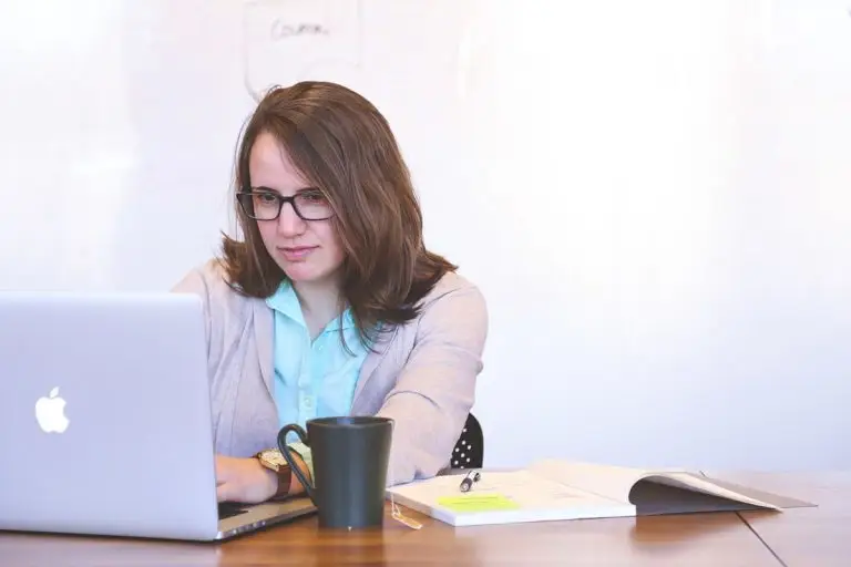 Dopo i 30 anni una donna su tre è fuori dal lavoro