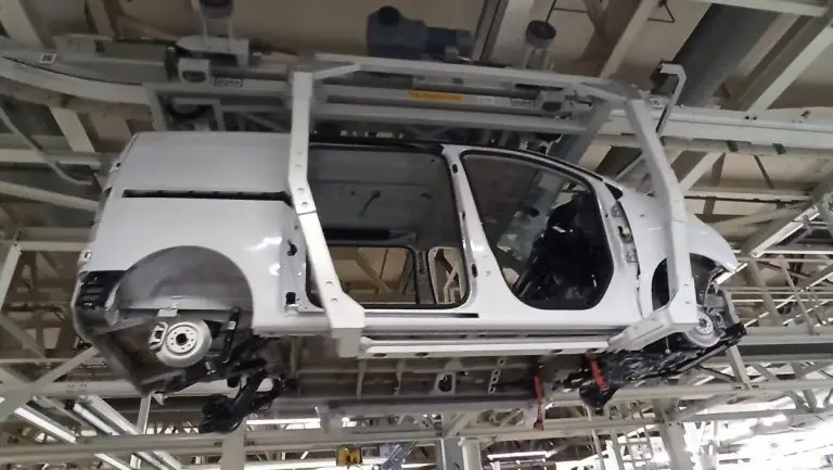 Stellantis: Tavares, Elkann e il ballo dei milionari sul Titanic