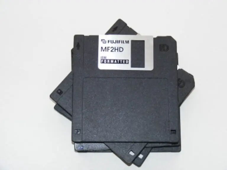 Tokyo dichiara guerra ai Floppy Disk