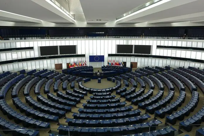 Parlement_européen_-_hémicycle_(Strasbourg)_(1)