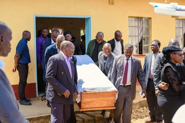 Zimbabwe, il funerale si trasforma in welfare