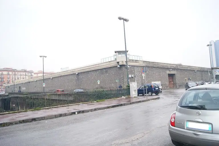 132 tentativi di suicidio e 7 riusciti: il carcere in Campania