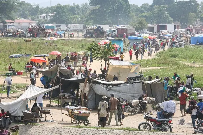 At_the_Border_of_Haiti_and_the_Dominican_Republic_(8057179936)