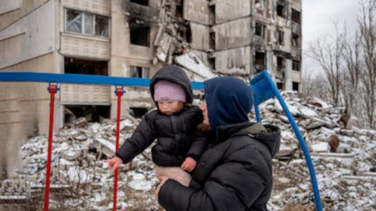 A un anno dall’invasione russa dell’Ucraina un milione e mezzo di bambini a rischio salute mentale