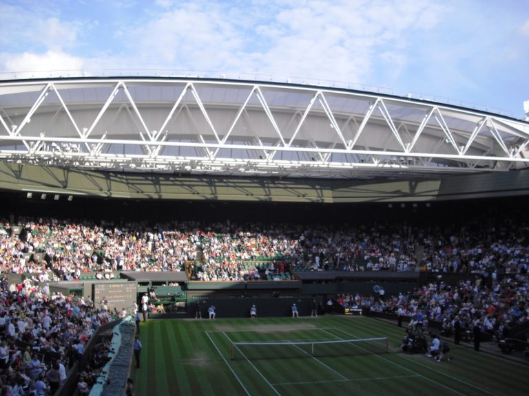 Infiltrati di polizia al torneo di Wimbledon per paura degli attivisti di “Just Stop Oil”