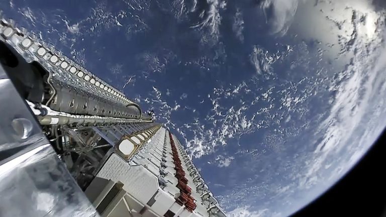 Cina contro SpaceX: la corsa alle megacostellazioni