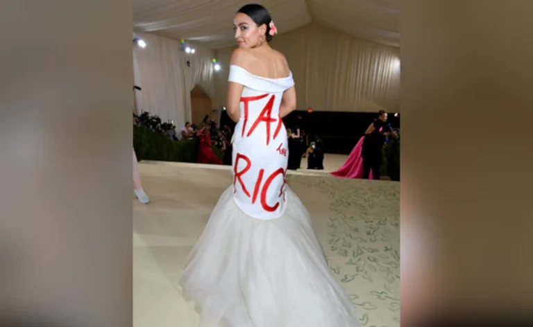 “Tax the Rich”: 5 anni dopo, il Congresso indaga AOC