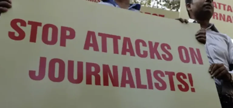 709 violazioni in 6 mesi: l’assedio europeo alla stampa