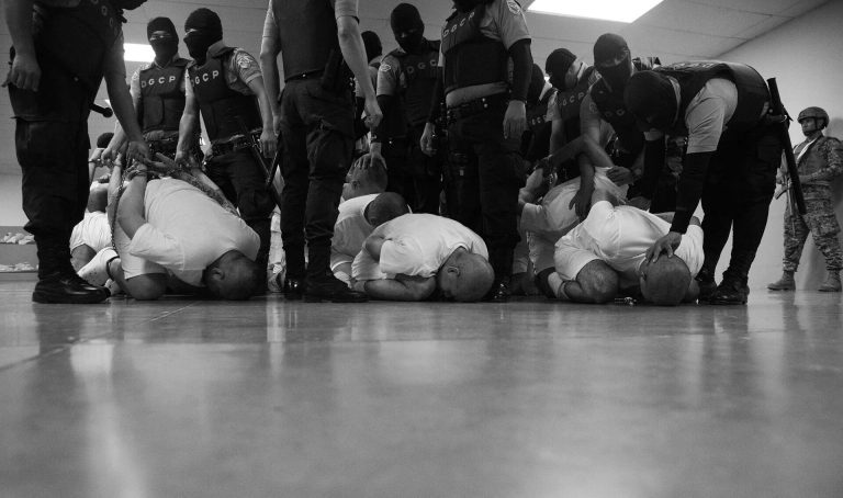 Chicago, la rivolta dei quartieri contro le razzie dell’ICE